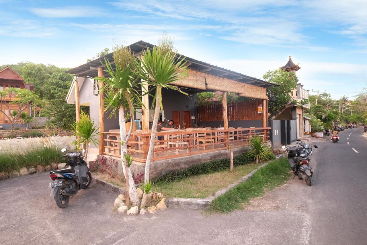 Adara Beach Huts Batununggul 외부 사진